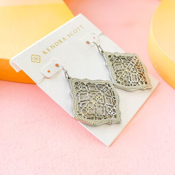 Kendra Scott Silver Filigree Earrings - Picture 1 of 3